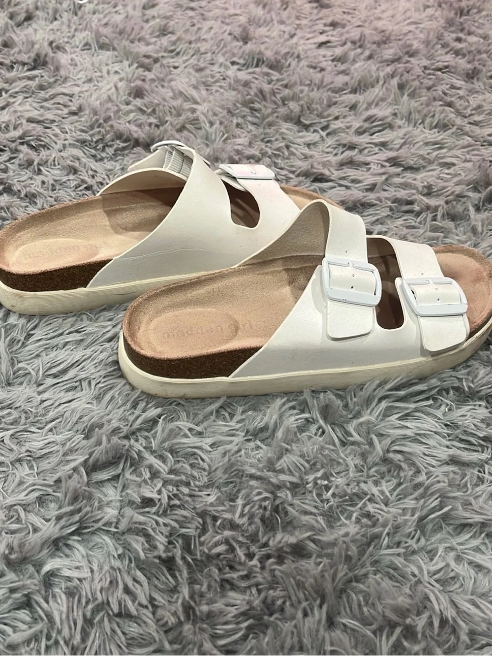 Madden Girl footbed that white